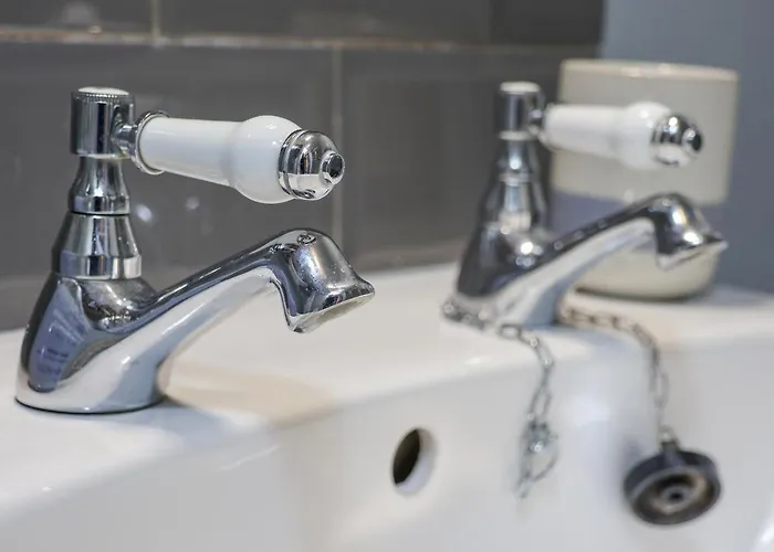 Book House ويتبي