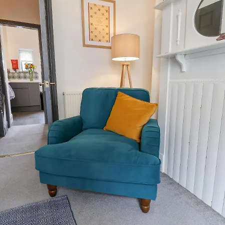 Apartament Book House *